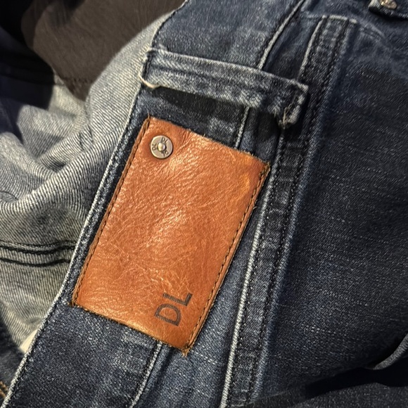 DL1961 Blue Straight Leg Jeans Classic Style - Picture 5 of 10